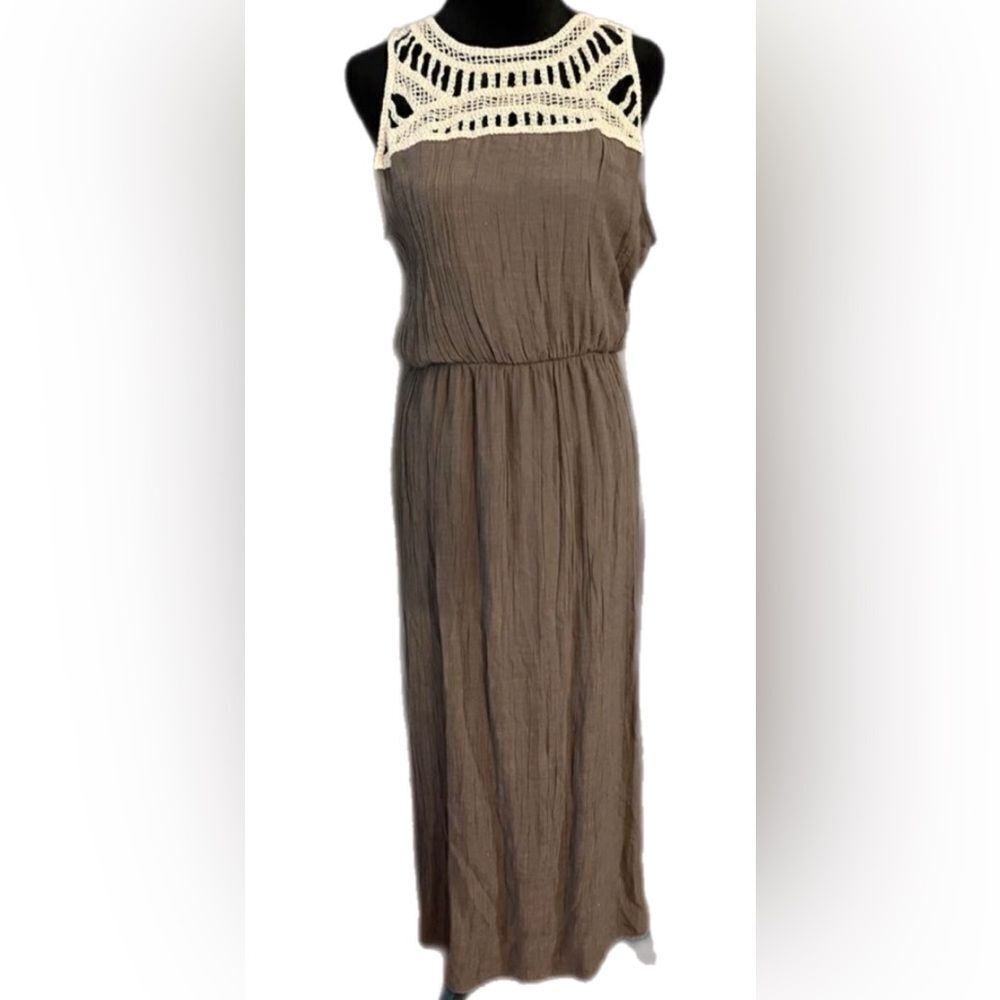 Brown Crinkle Boho Maxi Dress Size XL.